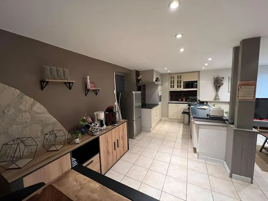 Les 4 Chenes - T2 Refait A Neuf Apartment Le Pont-de-Beauvoisin 0*,  France