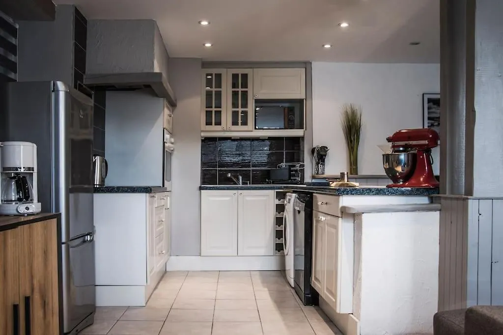 Les 4 Chenes - T2 Refait A Neuf Apartment Le Pont-de-Beauvoisin France